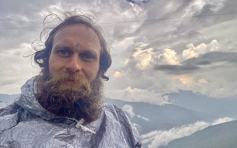 По Непалу без денег — Часть 4 — Как встретил 33 в Гималайской пещере